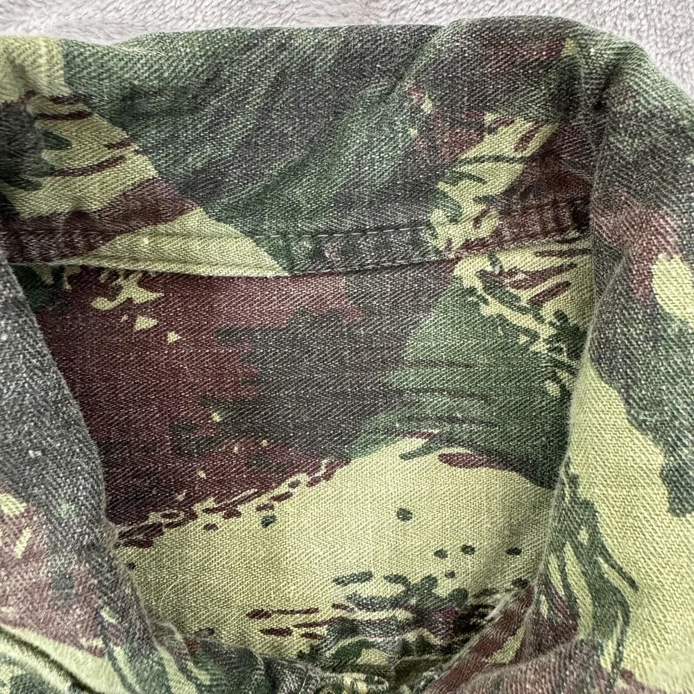 VTG 70s Portuguese Military Fatigue Top Mens Medium Lizard Camo Button